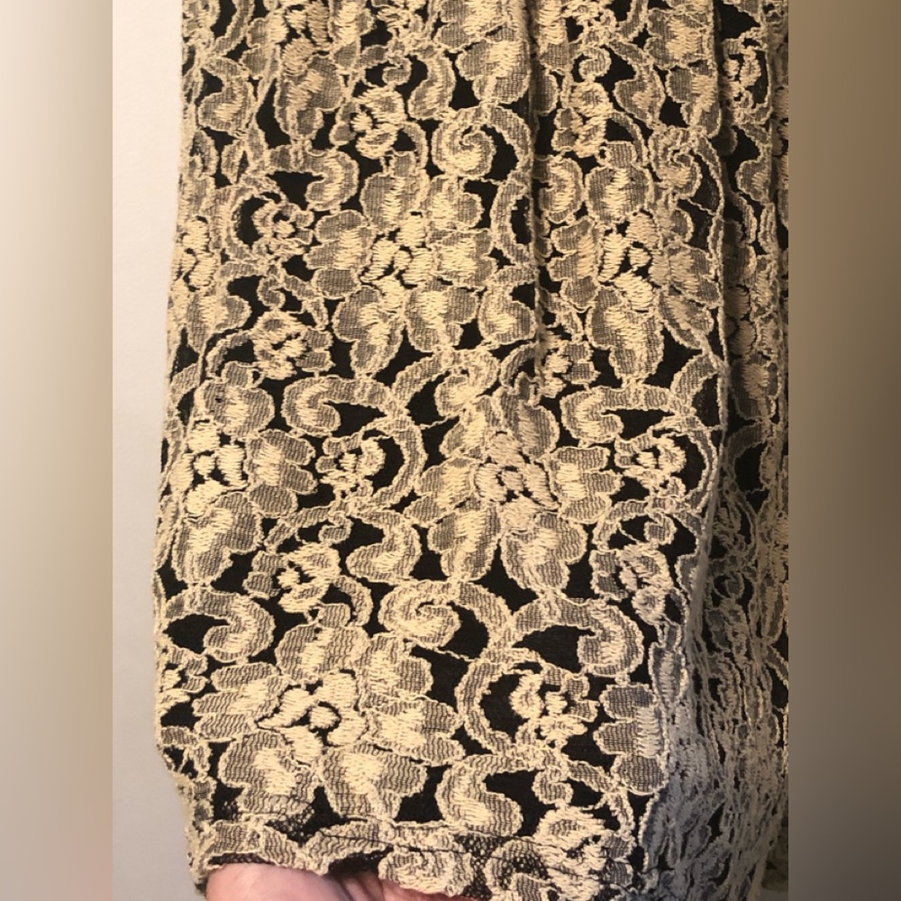 MINE LACED NWOT DRESS HI-LOW SIZE SMALL BLACK AND BEIGE - Picture 5 of 14
